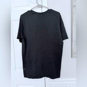 Lululemon Men’s Tee
